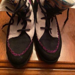 VTG 90s Cougar Suede Aztec Winter Boots. Cleaned up and water proofed.